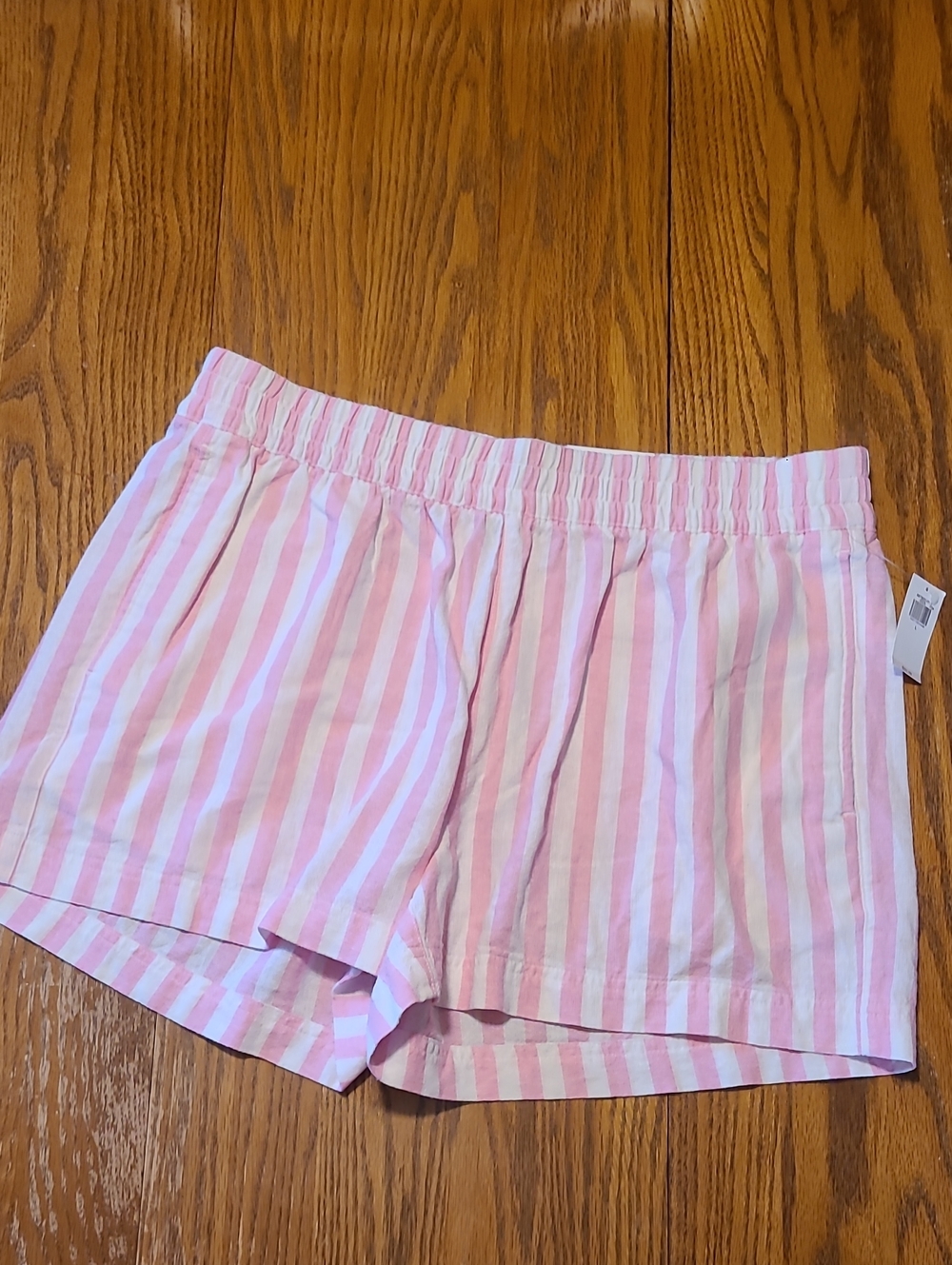 Old Navy NWT Women’s Pink & White Stripe Elastic Waist Shorts - Large